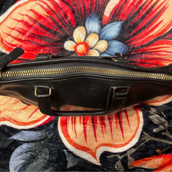 Black Leather Handbag - Picture 4 of 14